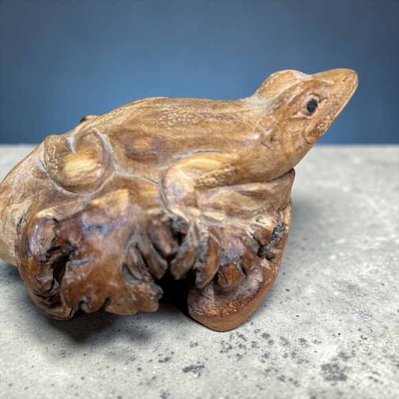 Vintage Hand Carved Wooden Frog Figurine - Rustic Decor - Picture 2 of 3